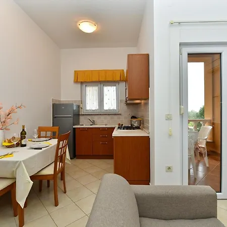 Fuer 3 Personen Ca 45 Qm In Galizana, Istrien Istrische Riviera Appartement *